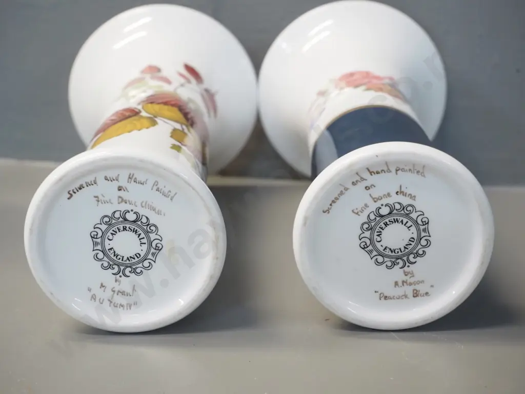 2 Caverswell hand-painted vases H-200 Image 1++