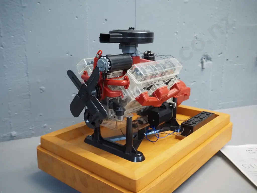 Renwal US "Visible V8 Engine" assembled kit on custom wooden base - battery powered, untested . H-300 L-410 Image 1++