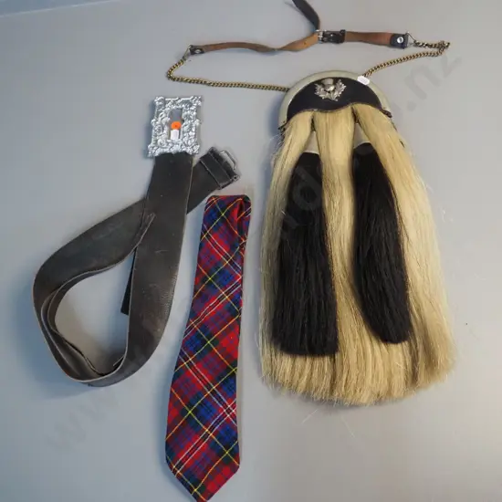 sporran L-450, leather belt with silver buckle and a tartan neck-tie