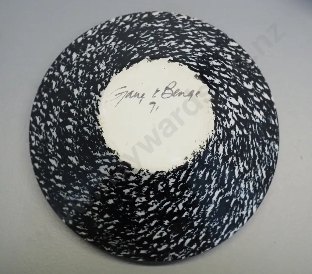 set of 4 mottled black and white New Zealand studio pottery bowls - marked Gane & Benge '91 Image 1++