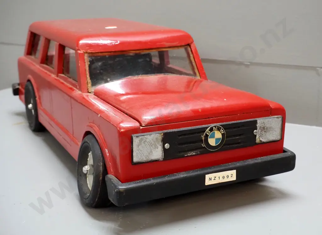 home-made painted wood toy station wagon with BMW logo - minor damage and wear H-190 L-590 W-210 Image 1++