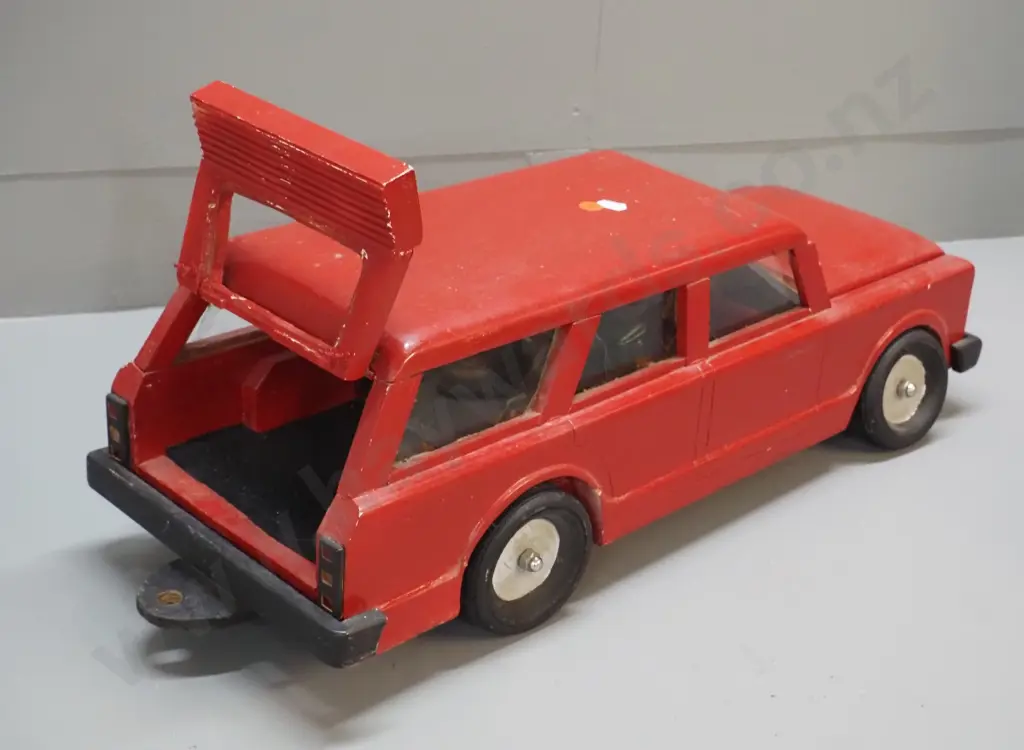 home-made painted wood toy station wagon with BMW logo - minor damage and wear H-190 L-590 W-210 Image 1++