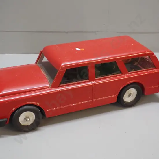 home-made painted wood toy station wagon with BMW logo - minor damage and wear H-190 L-590 W-210