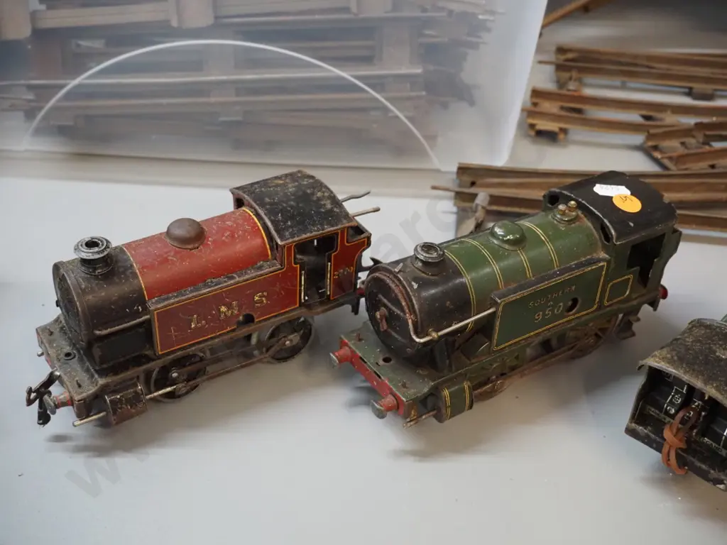 vintage Meccano / Hornby wind-up model railway items - 4 engines, assorted rolling stock and track - corrosion, wear & Image 1++