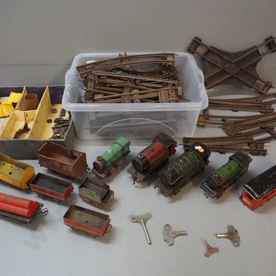 vintage Meccano / Hornby wind-up model railway items - 4 engines, assorted rolling stock and track - corrosion, wear &