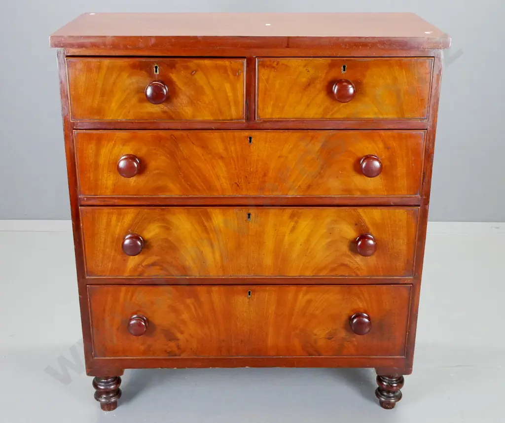 antique mahogany 5-drawer chest with flame mahogany fronts - repaired split to top Image 1++