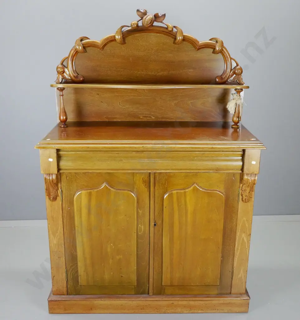 Victorian mahogany carved-back chiffonier with 1 drawer, 2 doors, w/ escutcheons & key, corbels H1520 W1050 D470 Image 1++