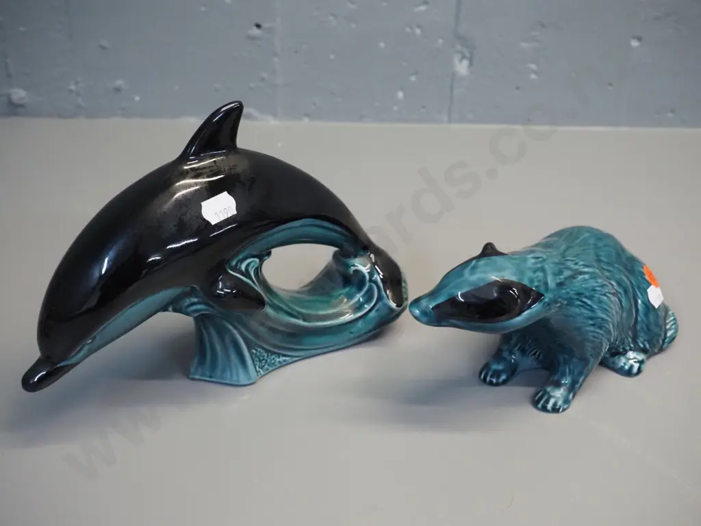 2 Poole animal figurines - badger and dolphin H-160 L-230 Image 1++