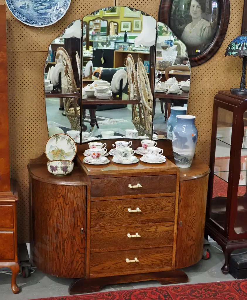 deco oak 4-drawer duchess with 2 half-round cupboards, bakelite handles, scalloped tilt & wing mirrors, key Image 1++