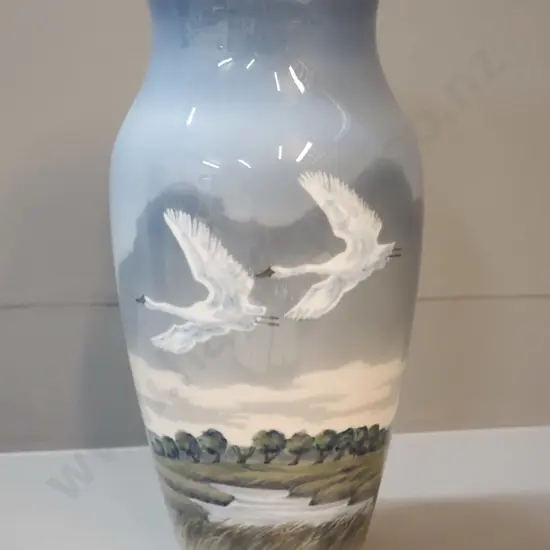 large Royal Copenhagen geese pattern vase No 1955-137 H-320 D-160
