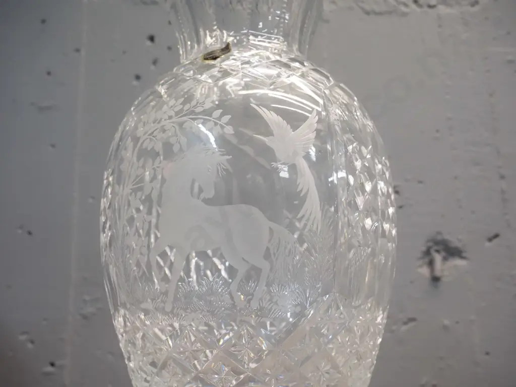 Edinburgh large heavy cut and etched crystal vase with horse & bird motifs H-315 D-170 at widest Image 1++