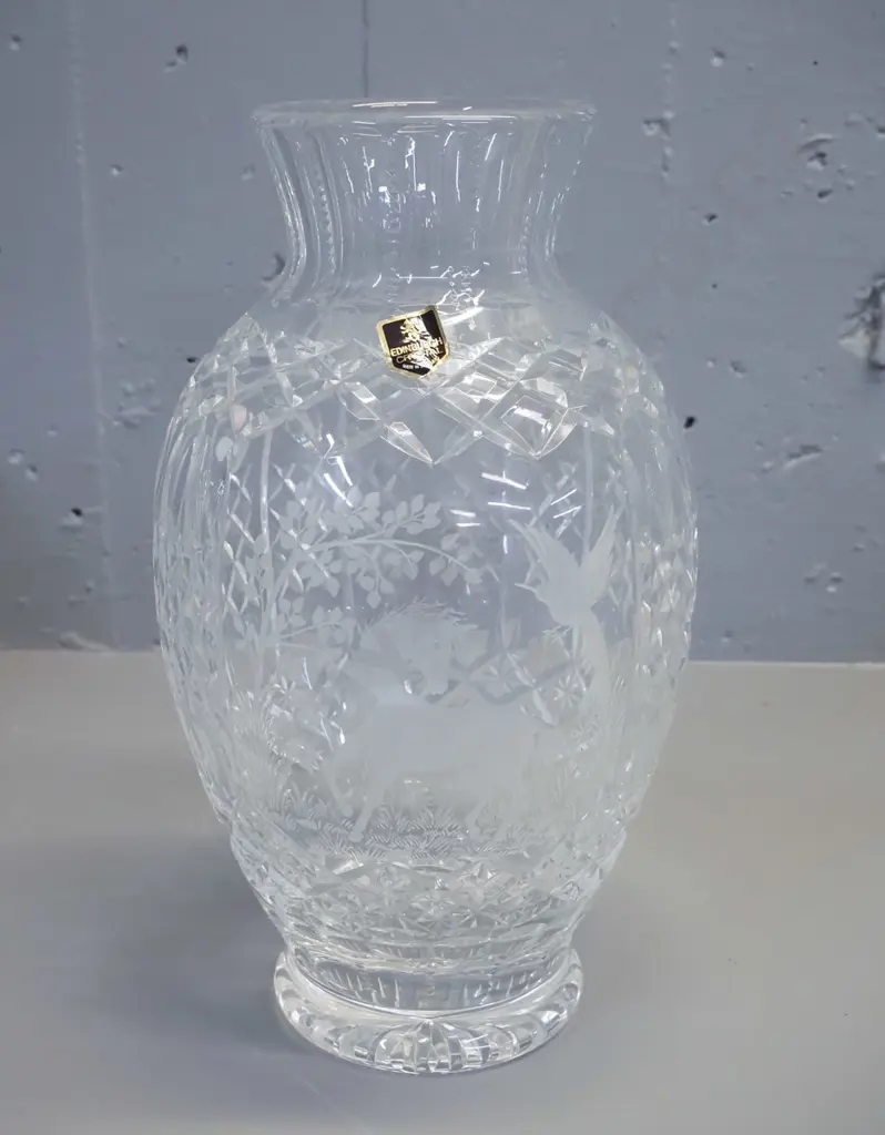 Edinburgh large heavy cut and etched crystal vase with horse & bird motifs H-315 D-170 at widest Image 1++