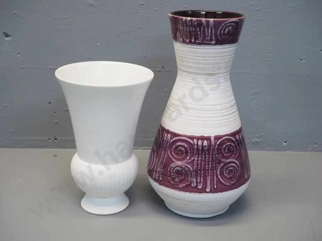 Wedgwood white vase and an Austrian pottery vase H-310 Image 1++