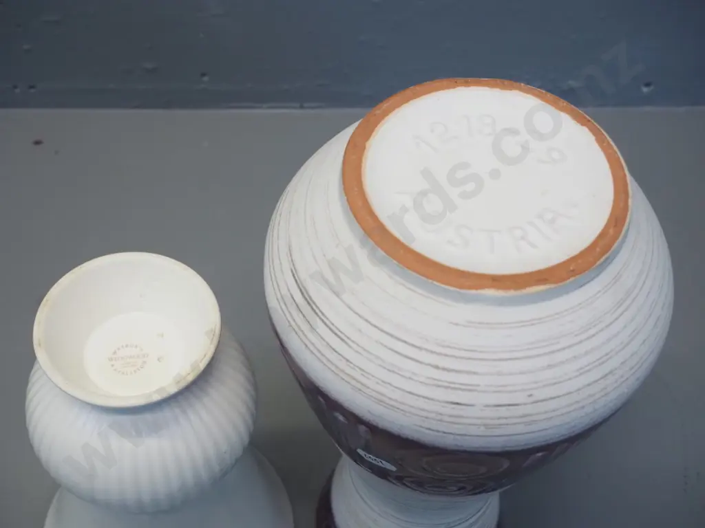 Wedgwood white vase and an Austrian pottery vase H-310 Image 1++
