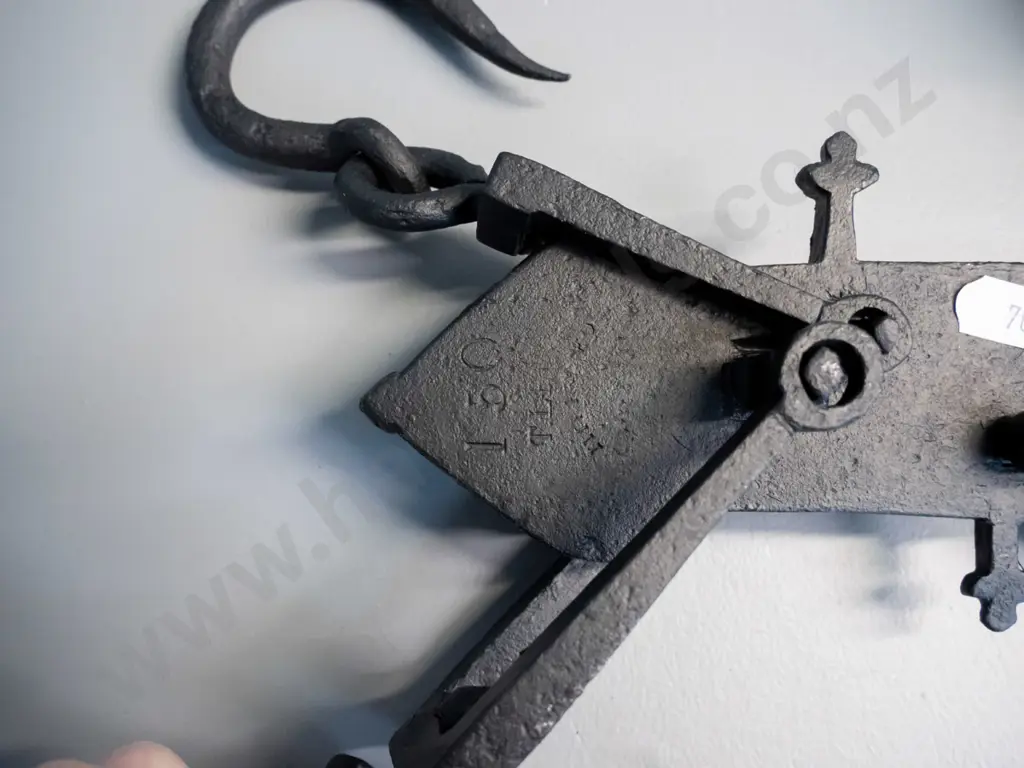 vintage cast iron hanging balance farm scales with hooks and weight L-550 - marked 150 Imperial W&T Avery Image 1++