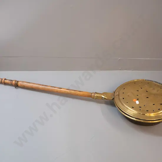 vintage brass bed warmer with oak handle with pierced lid - some damage & wear to brass around rim L-1030 Pan D-290