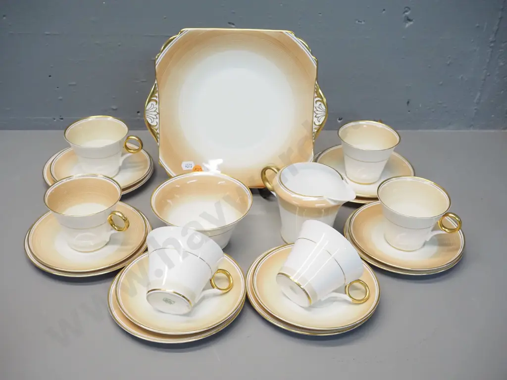 Shelley 21-piece tea set Image 1++