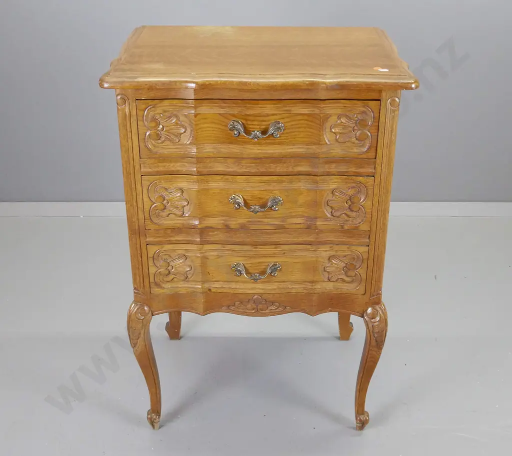vintage French oak 3-drawer bedside cabinet w/carved drawers fronts & legs. Polish needs a little work H-810 W-540 D-390 Image 1++