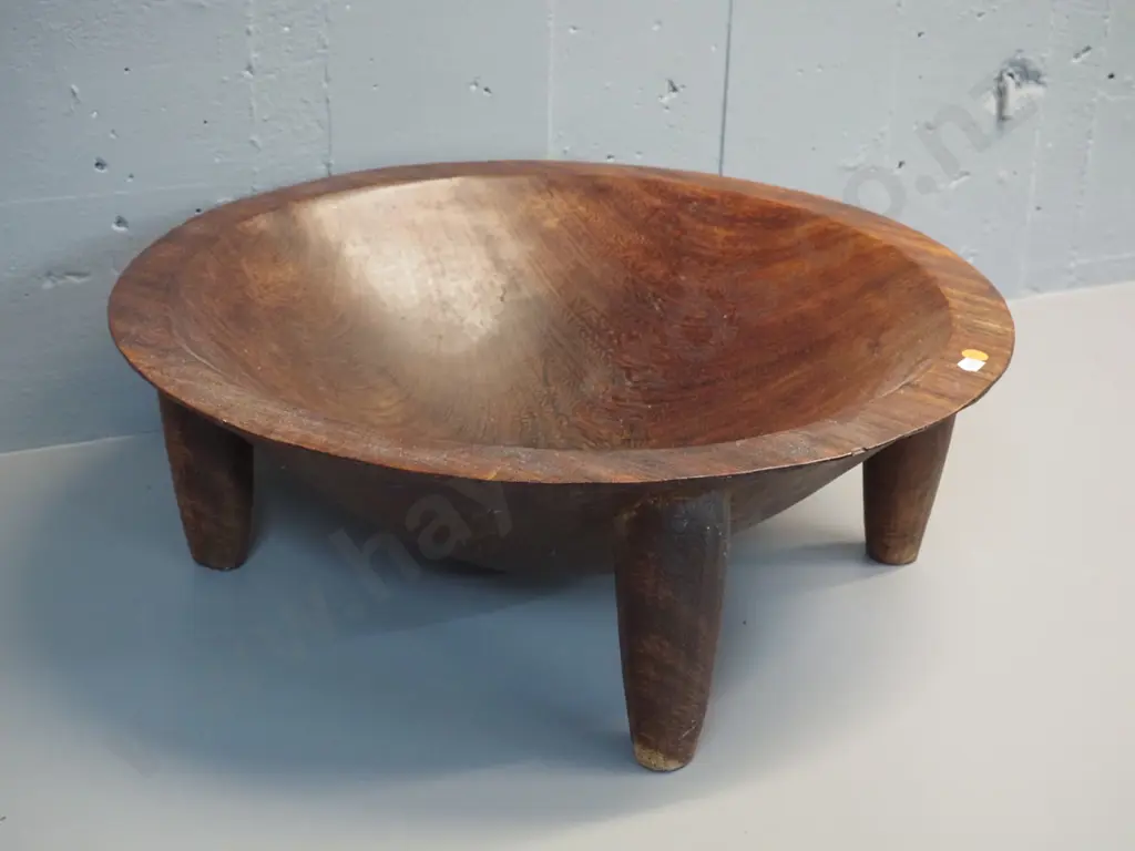 Fijian large carved timber kava bowl H-180 Diameter 515 Image 1++