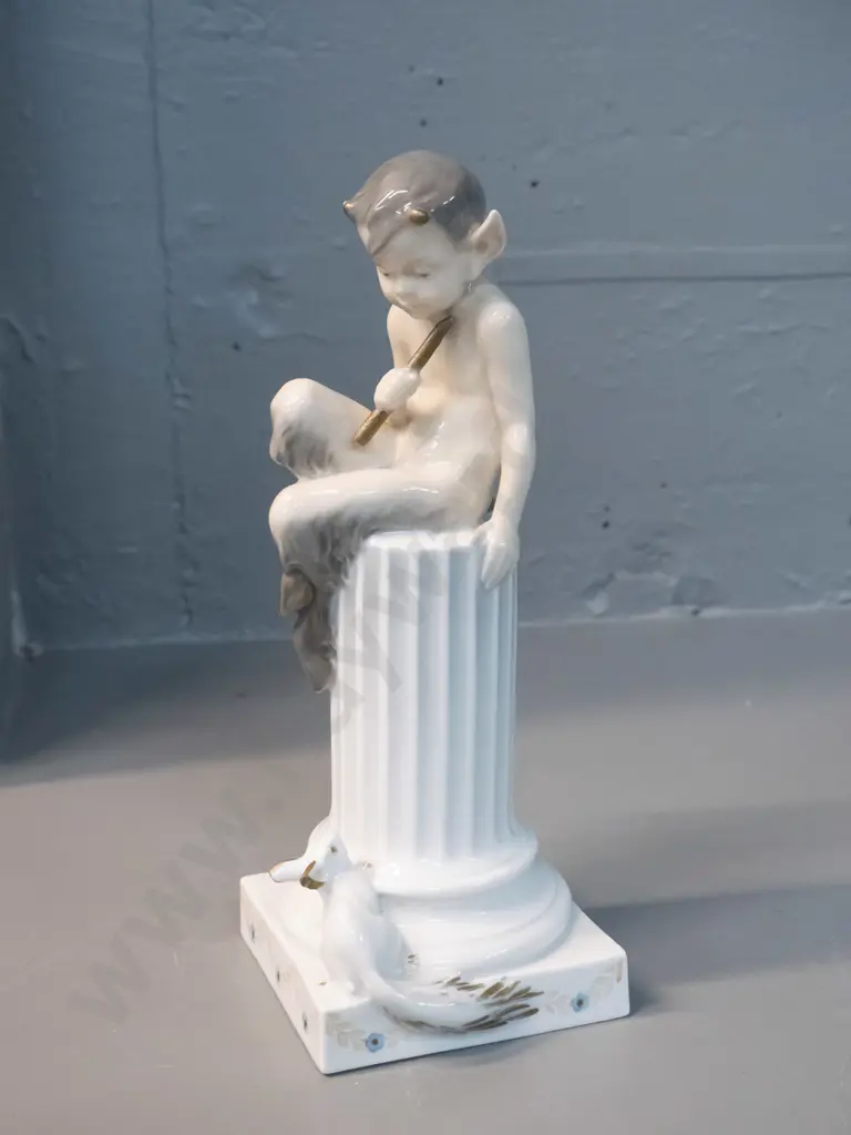 Royal Copenhagen figurine - Pan on classical pillar H-220 Image 1++