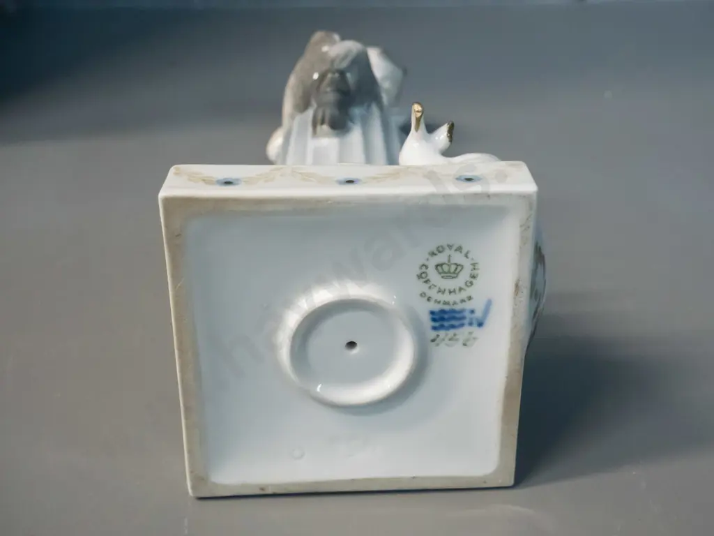Royal Copenhagen figurine - Pan on classical pillar H-220 Image 1++