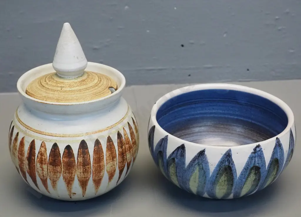 2 pieces Hanmer pottery - brown tones honey or jam pot H-160 D-110 and a blue tone bowl Image 1++