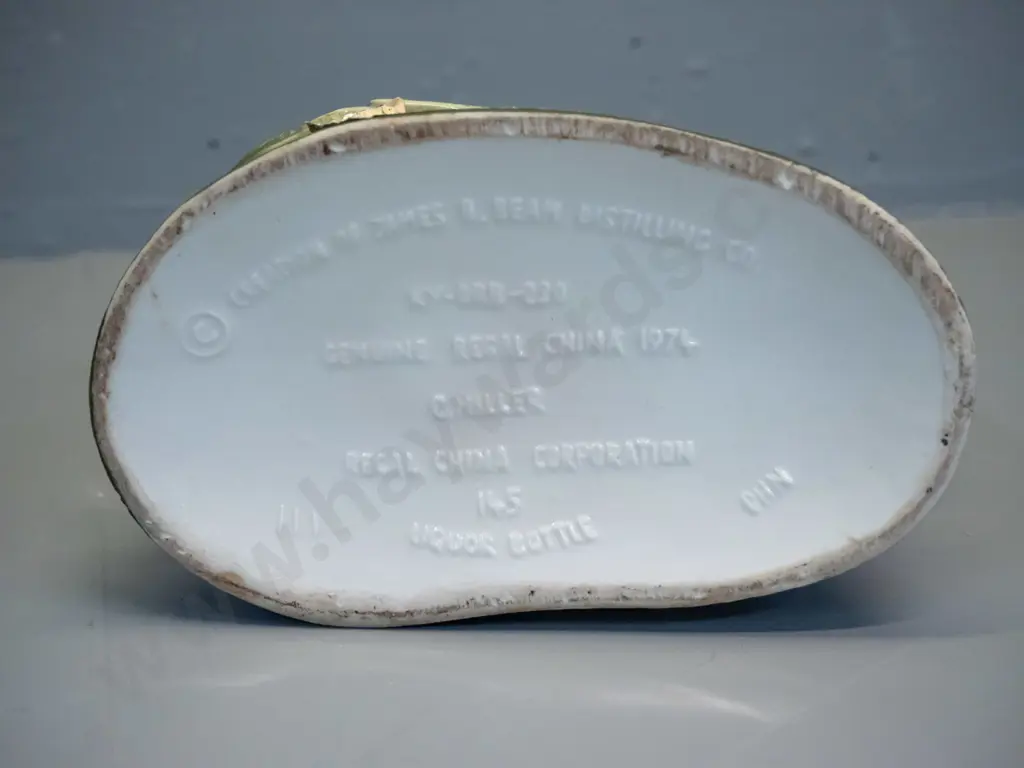 Jim Beam kiwi decanter, empty H-220 W-190 Image 1++