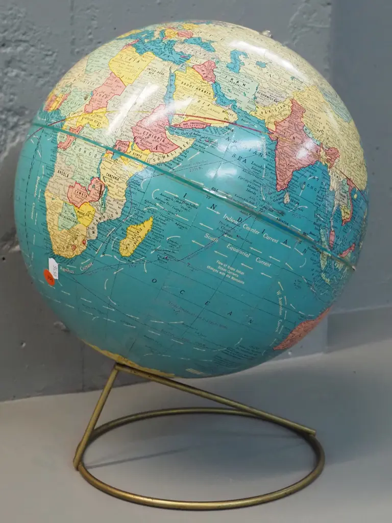 retro world globe on metal base ' George F. Cram - Indianapolis USA' - some lifting around seam H-400 D-300 Image 1++