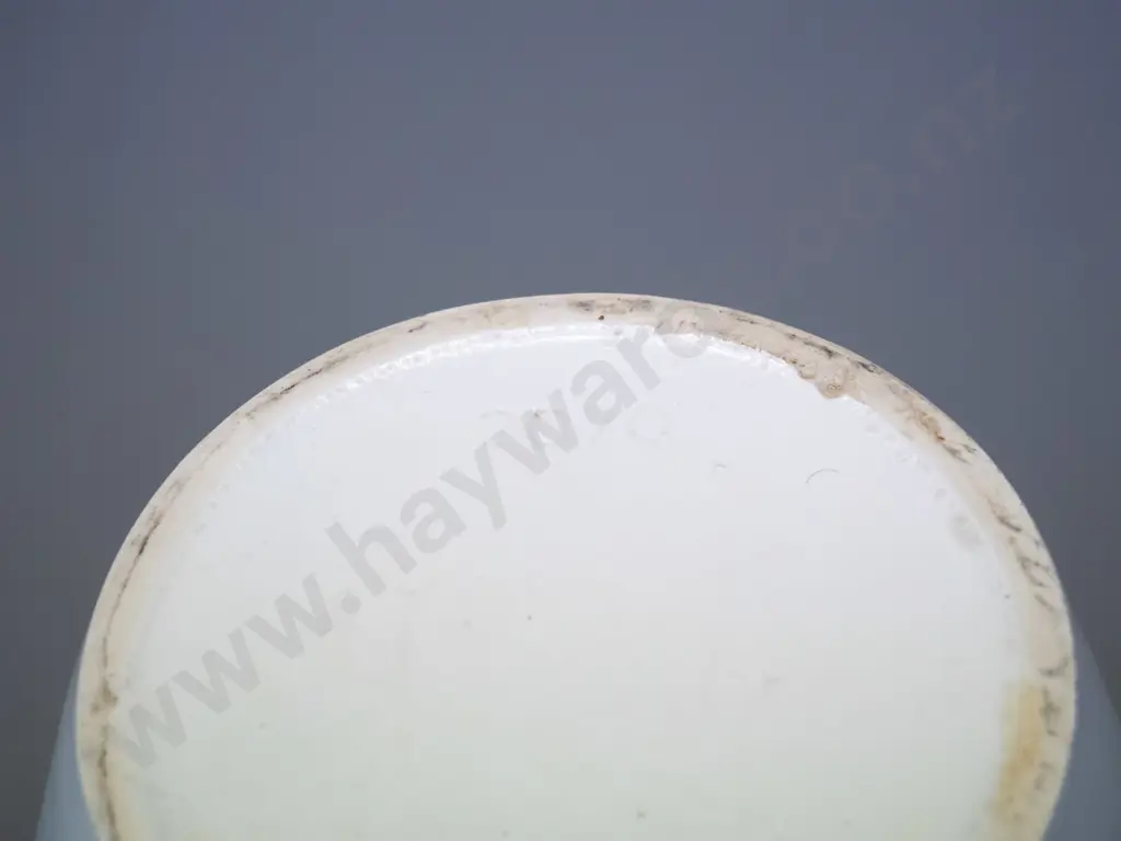 Crown Lynn white glaze vase - marked 2070. H-250 D-170 Image 1++
