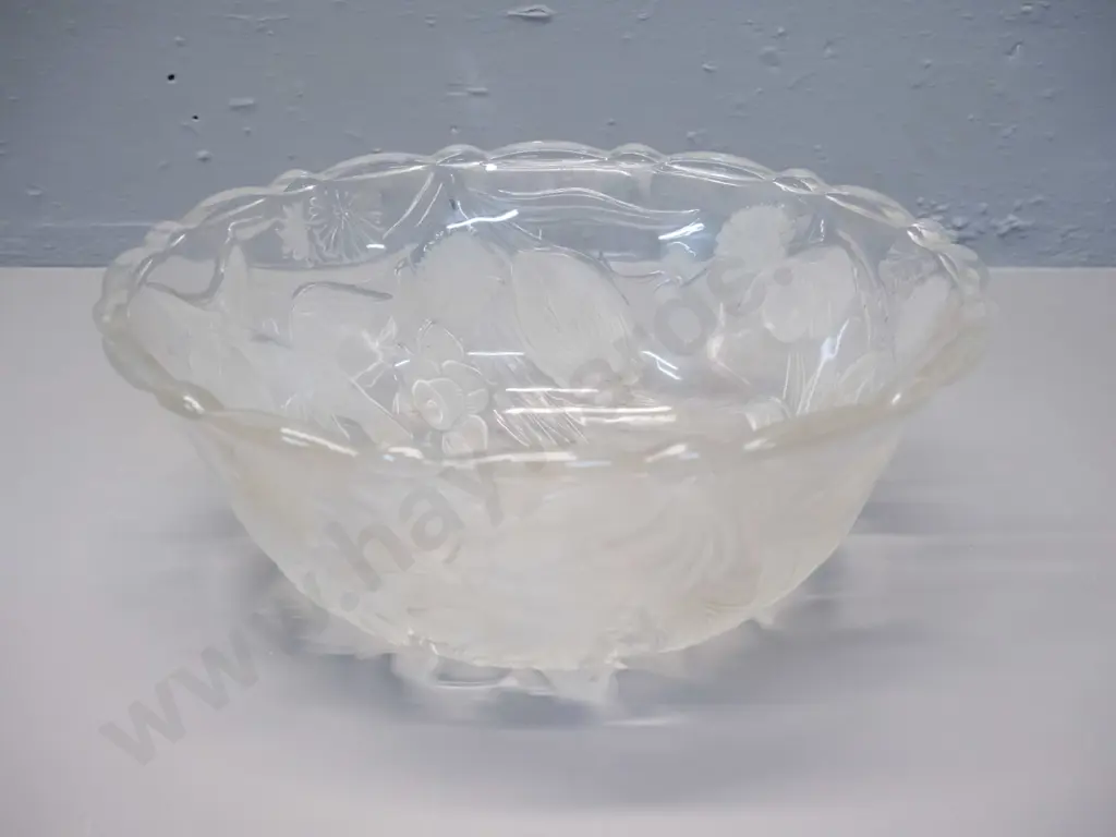 Lalique-style glass bowl with raised and frosted bird and flower pattern H-100 D-265 Image 1++