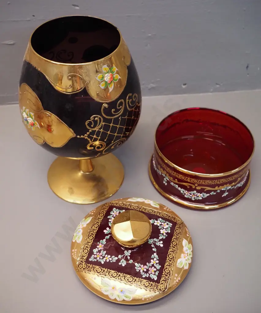 2 pieces of Venetian glass - dark purple large goblet H-250 and a covered pot H-140 D-160 Image 1++