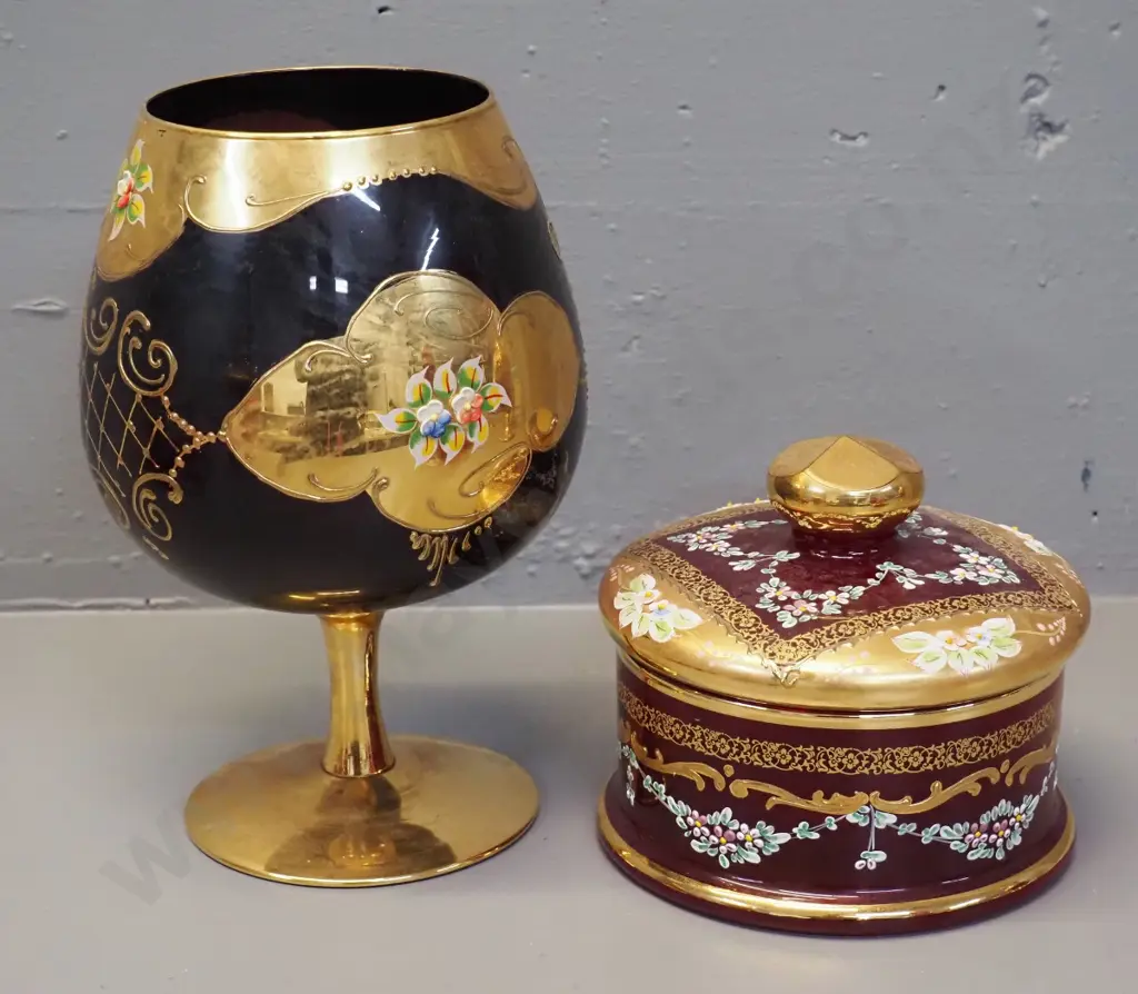 2 pieces of Venetian glass - dark purple large goblet H-250 and a covered pot H-140 D-160 Image 1++
