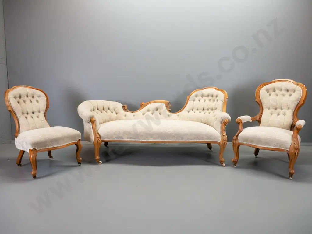 Victorian carved walnut parlour suite, all on porcelain casters, deep-button backs, covered in chenille velvet. Some Image 1++