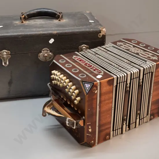 restorer's Pearl Queen button accordion - mother of pearl inlay on corners and buttons, L-390 handle to handle