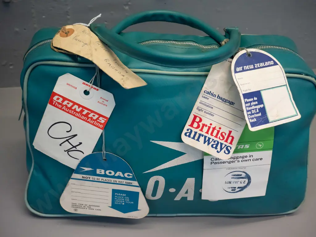 vintage BOAC vinyl airline cabin bag - with various original paper tags H-210 L-340 Image 1++