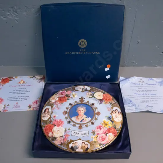 Royal Albert / Bradford commemorative plate - Queen Mother's 100th Birthday - Ltd ed. of 4999. Diameter 275