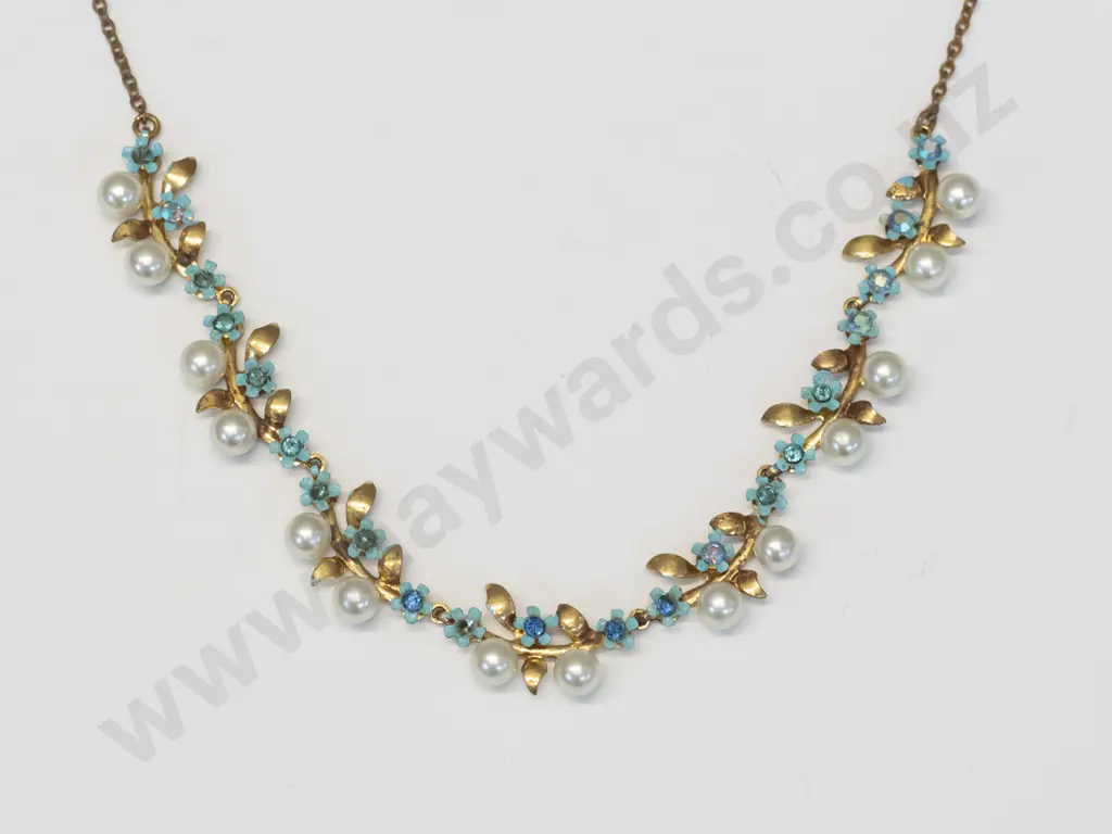 costume necklace Image 1++