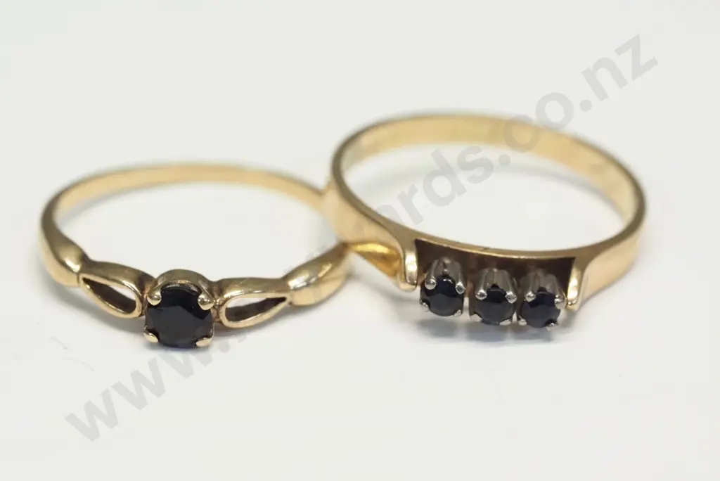 9ct gold 3 sapphire ring 2.1gms, 9ct yellow gold sapphire solitaire 1.30gms Image 1++