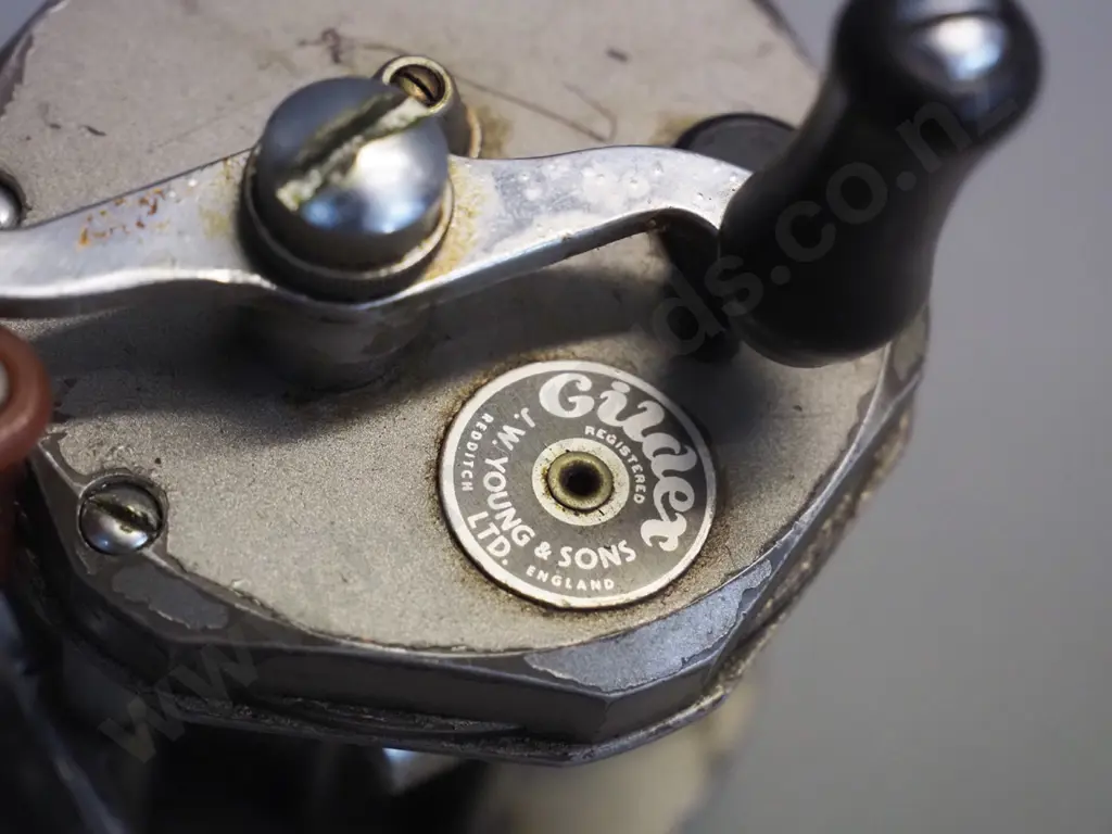 3 fishing reels - JW Young England "Gildex", Pflueger Akron USA, and aluminium marked ALN British Made D-85 Image 1++