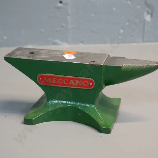 small anvil with Meccano plaque H-70 L-165 W-85
