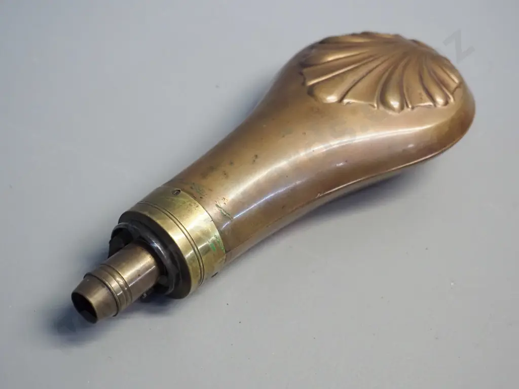 brass powder flask with relief pattern, no maker's marks L-185 Image 1++