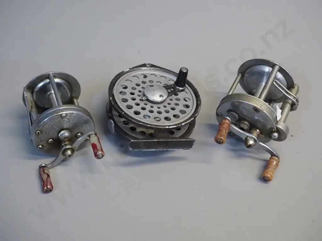 3 fishing reels - Pflueger Akron USA, aluminium Intrepid "Gear Fly Regular" D-90, and Kalamazoo "Challenger" Image 1++