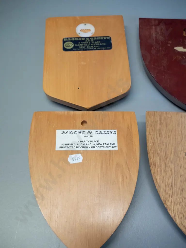 4 military crest timber wall plaques: Royal NZ Infantry, RNZNVR, Vietnam and "Strike Swiftly" - each H-170 W-140 Image 1++