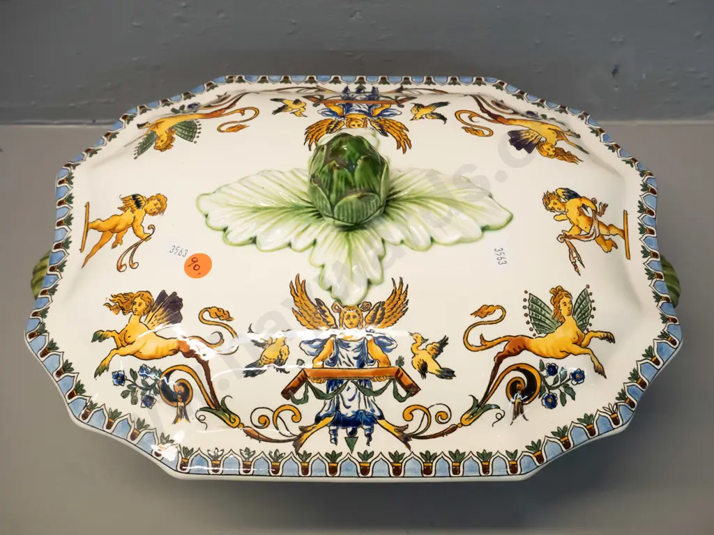 "Gien" French lidded soup tureen with majolica style handles H-210 L-370 Image 1++