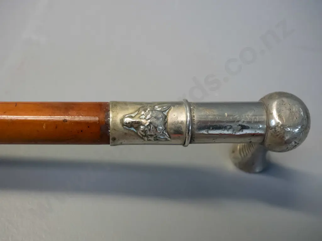 "hammer head" style riding crop with fox head, marked Ashford - Maker to the Queen, w/ wooden stem, leather strap L550 Image 1++