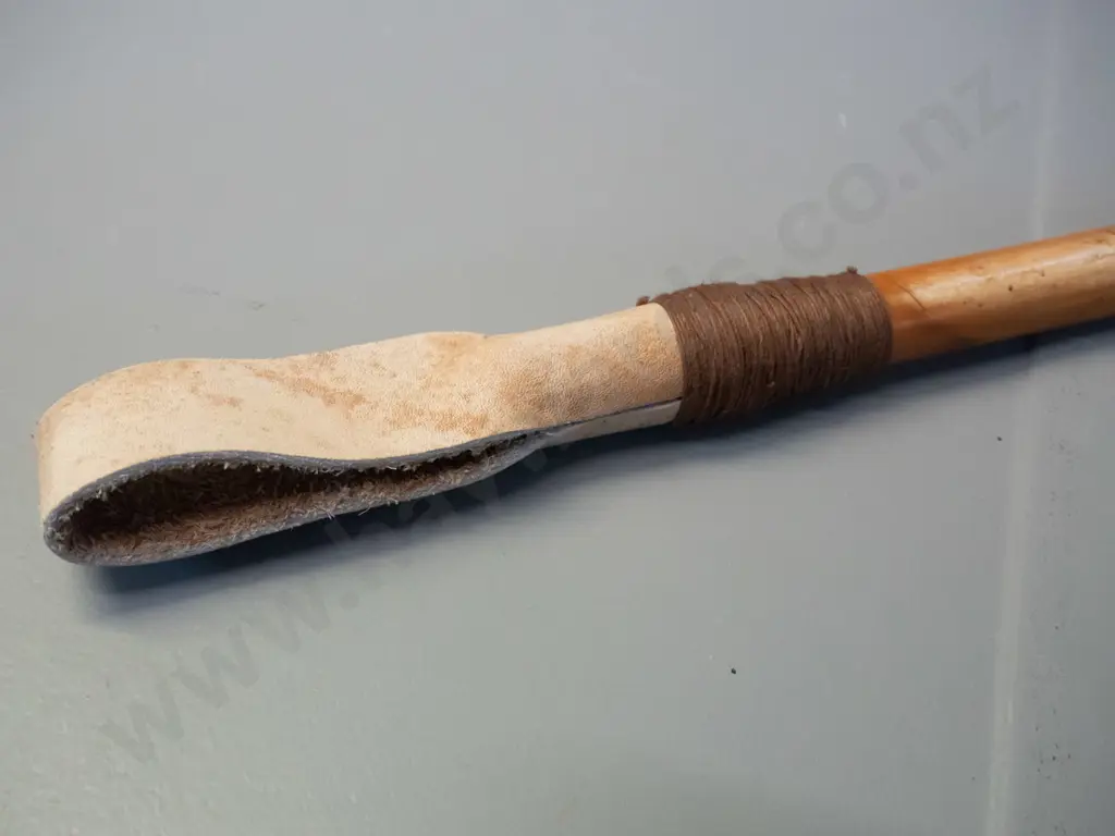 "hammer head" style riding crop with fox head, marked Ashford - Maker to the Queen, w/ wooden stem, leather strap L550 Image 1++