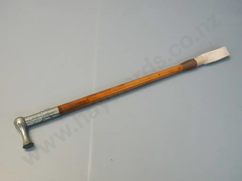 "hammer head" style riding crop with fox head, marked Ashford - Maker to the Queen, w/ wooden stem, leather strap L550 Image 1++