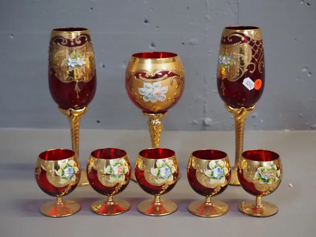 8 red Venetian glass goblets - 3 larger and 5 smaller, tallest is H-220 Image 1++