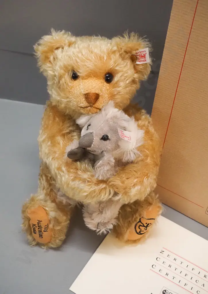 Steiff teddy bear in original box with certificate - "Tilley" & koala, limited Australian edition of 1500. H-250 sitting Image 1++