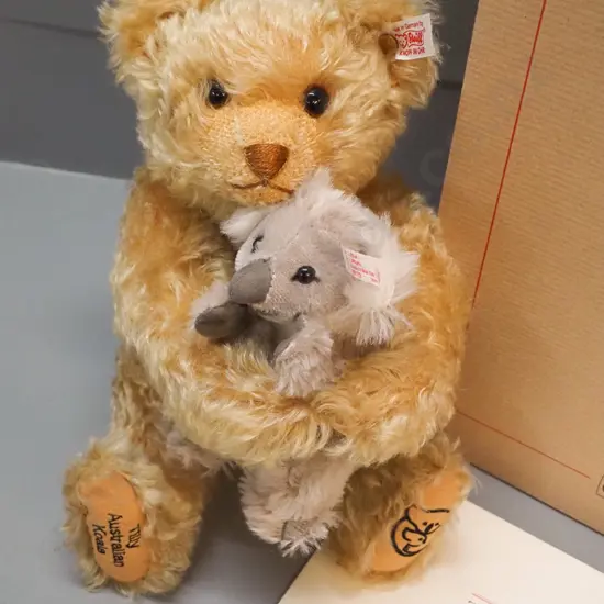 Steiff teddy bear in original box with certificate - "Tilley" & koala, limited Australian edition of 1500. H-250 sitting